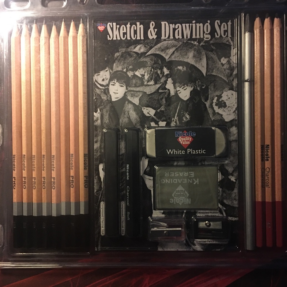 18 Piece Drawing and Sketching Set